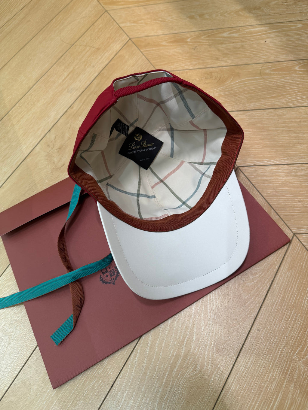 Casquette loro piana full qualité rouge