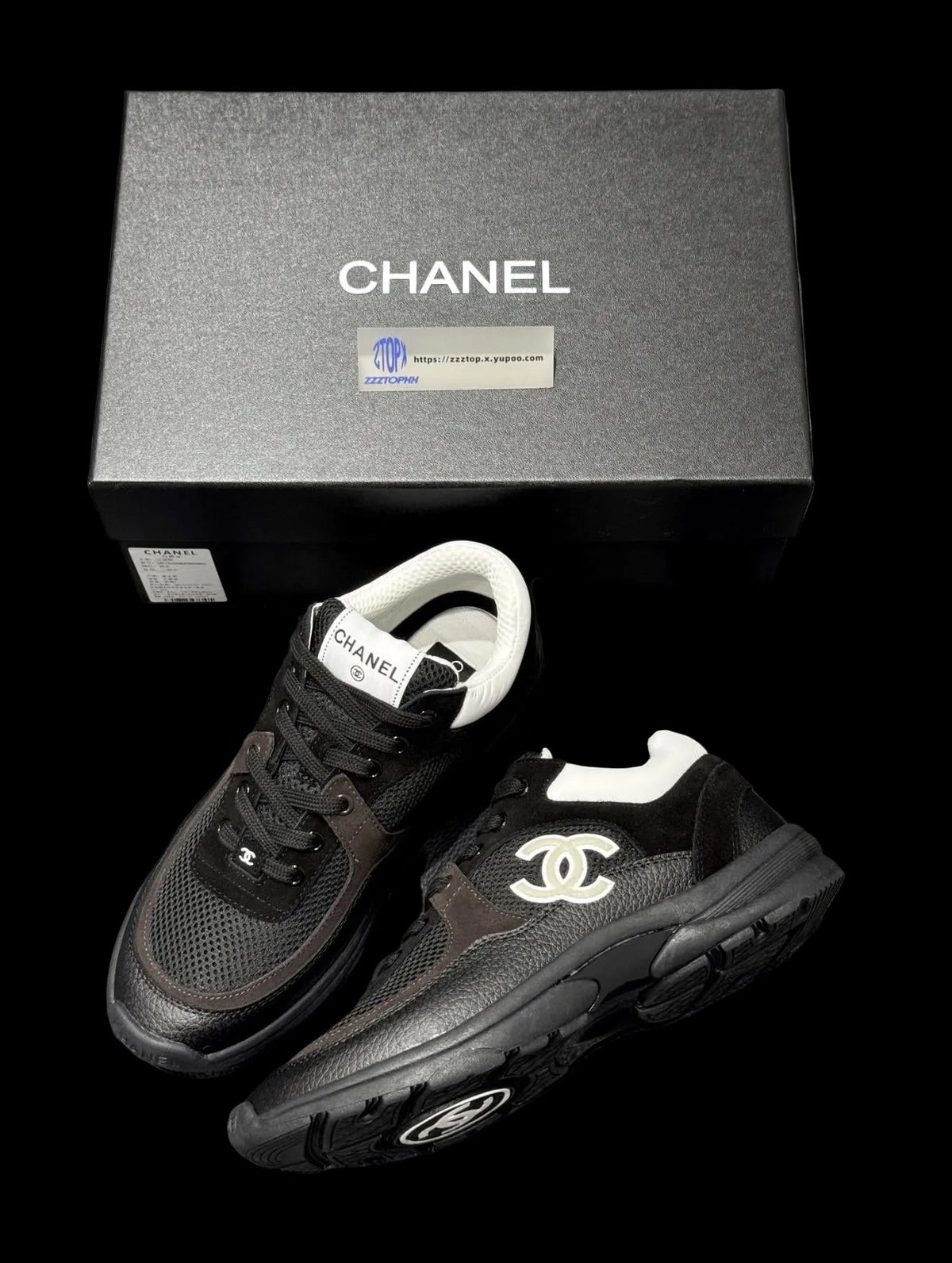 Sneakers Chanel blanc noir marron