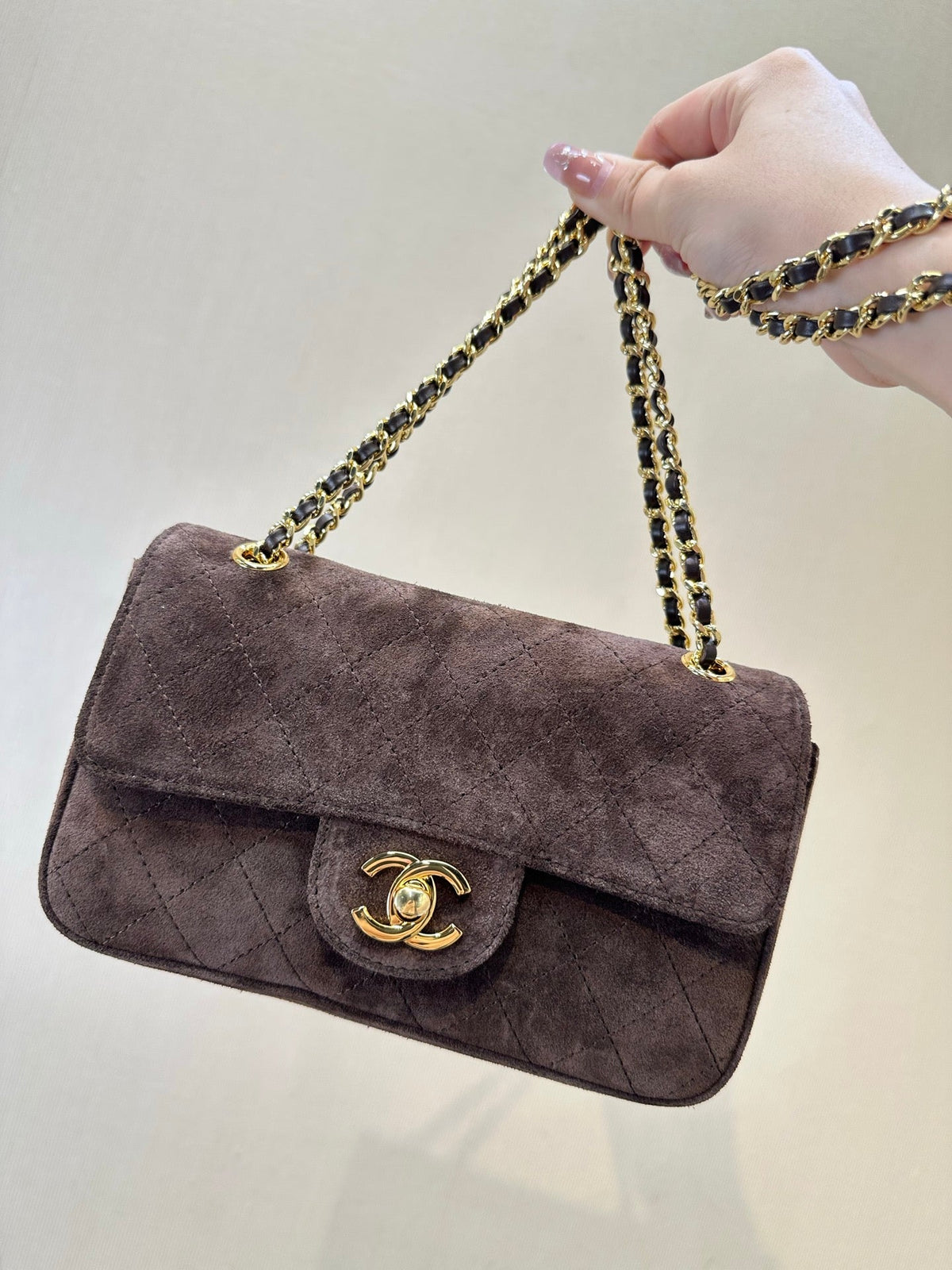 Sac Chanel marron daim