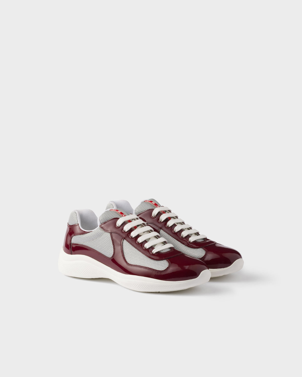 Prada cup rouge bordeaux