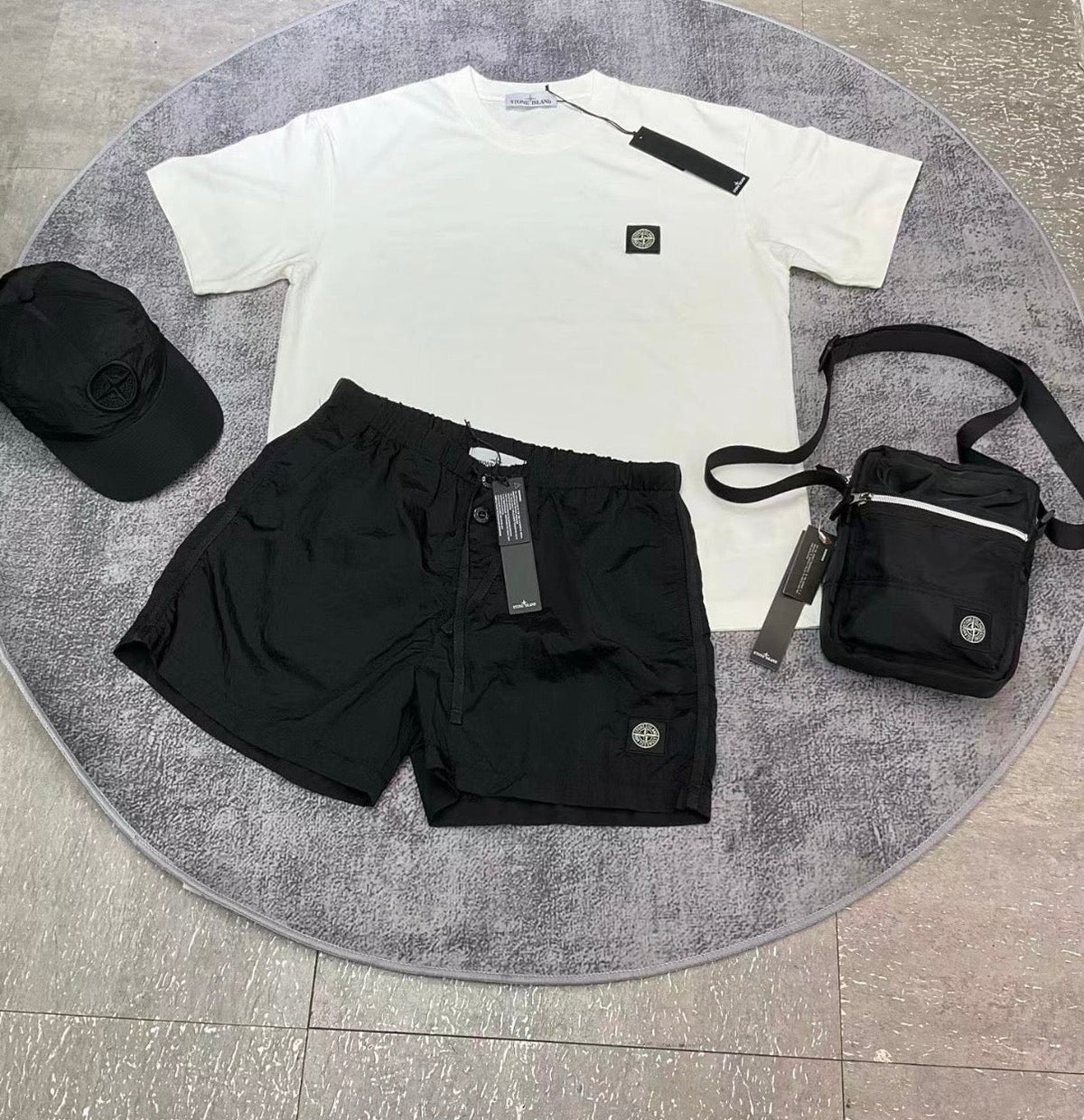 Ensemble stone island black &white avec sacoche et casquette