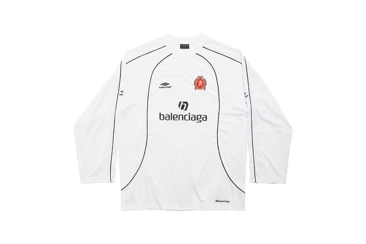 T-shirt de football surdimensionné