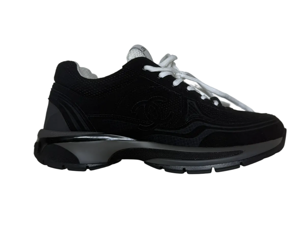 Sneakers Chanel blanche et noir