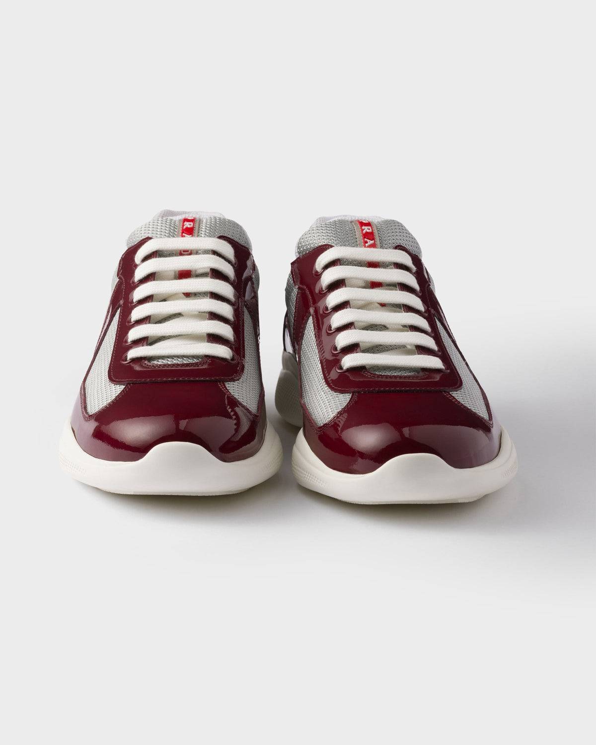 Prada cup rouge bordeaux