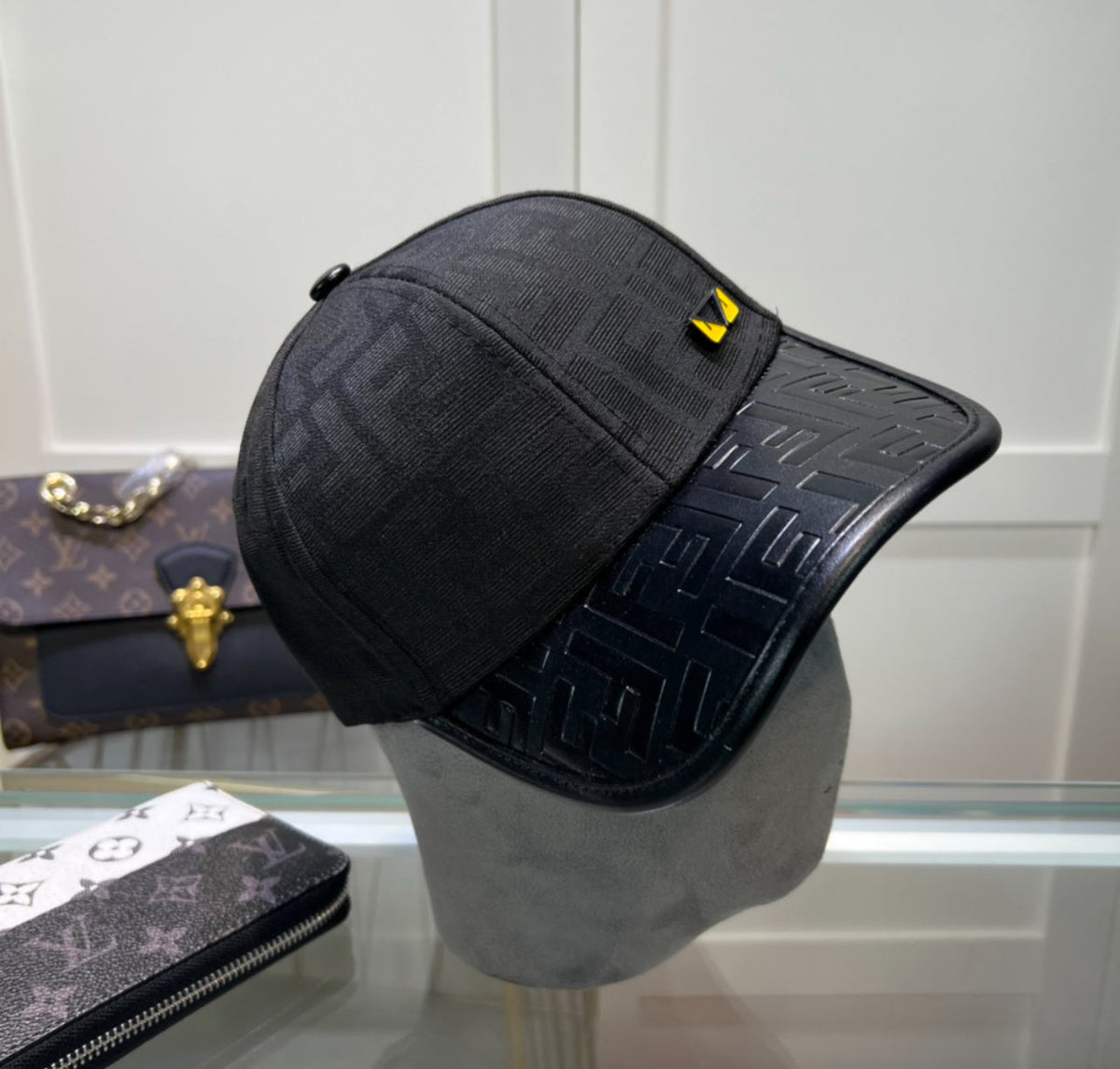 casquette fendi