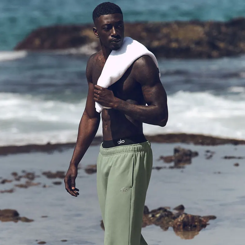 Alo Yoga Accolade Straight Leg Sweatpant