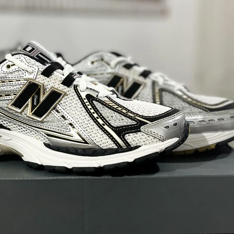 New Balance 1906R