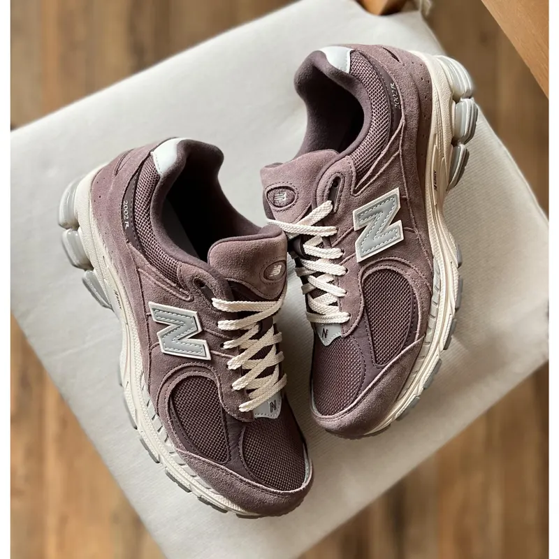 New Balance 2002R