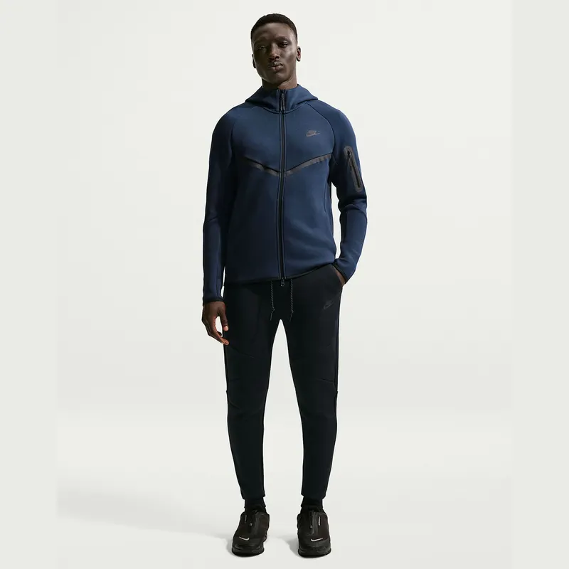 Nike Ensemble Tech Fleece